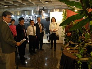 樹德科大「實衣著行」靜態展 時尚作品秀生活。技職博覽會/攝影